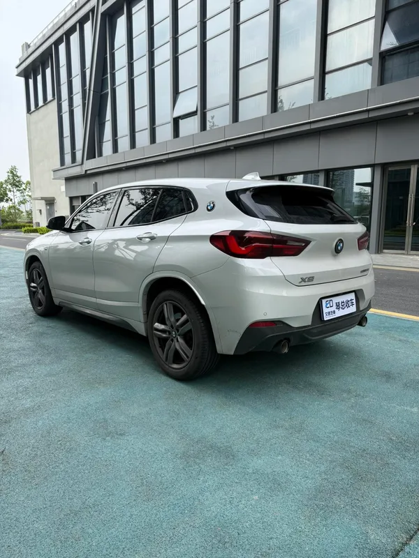 BMW X2 2023 sDrive25i M Sports Obsidian Night Edition interior photo 7 BMW X2 2023 sDrive25i M Sports Obsidian Night Edition interior photo 7
