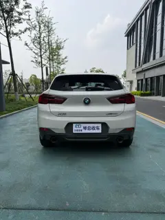 BMW X2 2023 sDrive25i M Sports Obsidian Night Edition interior photo 8 BMW X2 2023 sDrive25i M Sports Obsidian Night Edition interior photo 8