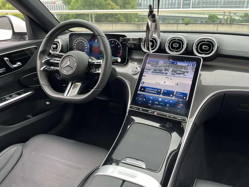 Mercedes-Benz C-Class 2023 C 260 L Sports version interior photo 11 Mercedes-Benz C-Class 2023 C 260 L Sports version interior photo 11