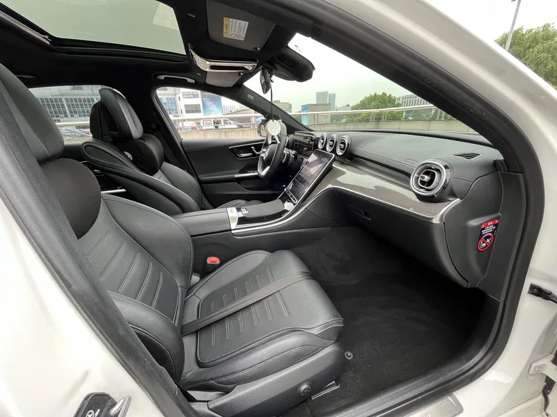 Mercedes-Benz C-Class 2023 C 260 L Sports version interior photo 12 Mercedes-Benz C-Class 2023 C 260 L Sports version interior photo 12