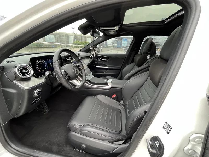 Mercedes-Benz C-Class 2023 C 260 L Sports version interior photo 13 Mercedes-Benz C-Class 2023 C 260 L Sports version interior photo 13