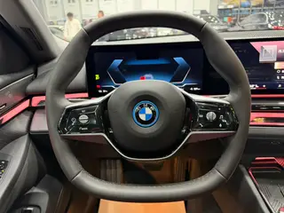 BMW i5 2024 eDrive35L Premium Class M Sports suit interior photo 15 BMW i5 2024 eDrive35L Premium Class M Sports suit interior photo 15