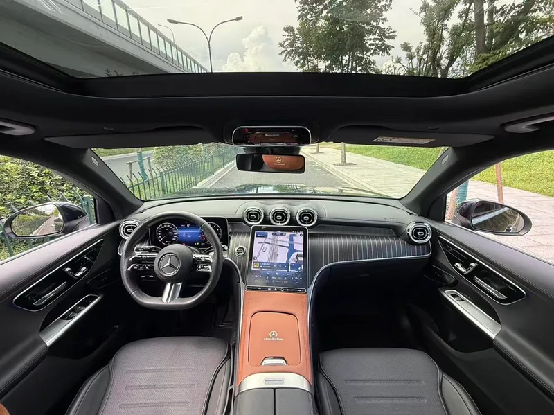Mercedes-Benz GLC 2024 GLC 300 L 4MATIC Dynamic 5 seat interior photo 11 Mercedes-Benz GLC 2024 GLC 300 L 4MATIC Dynamic 5 seat interior photo 11