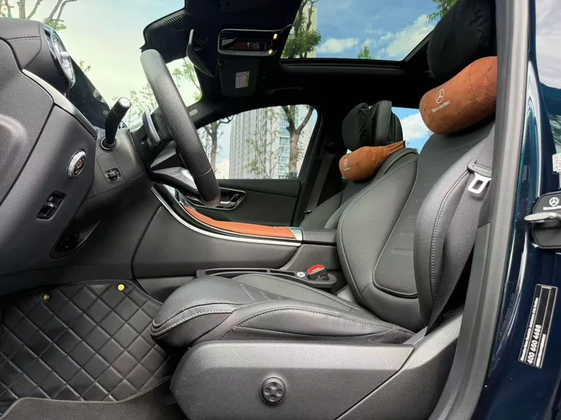 Mercedes-Benz GLC 2024 GLC 300 L 4MATIC Dynamic 5 seat interior photo 13 Mercedes-Benz GLC 2024 GLC 300 L 4MATIC Dynamic 5 seat interior photo 13