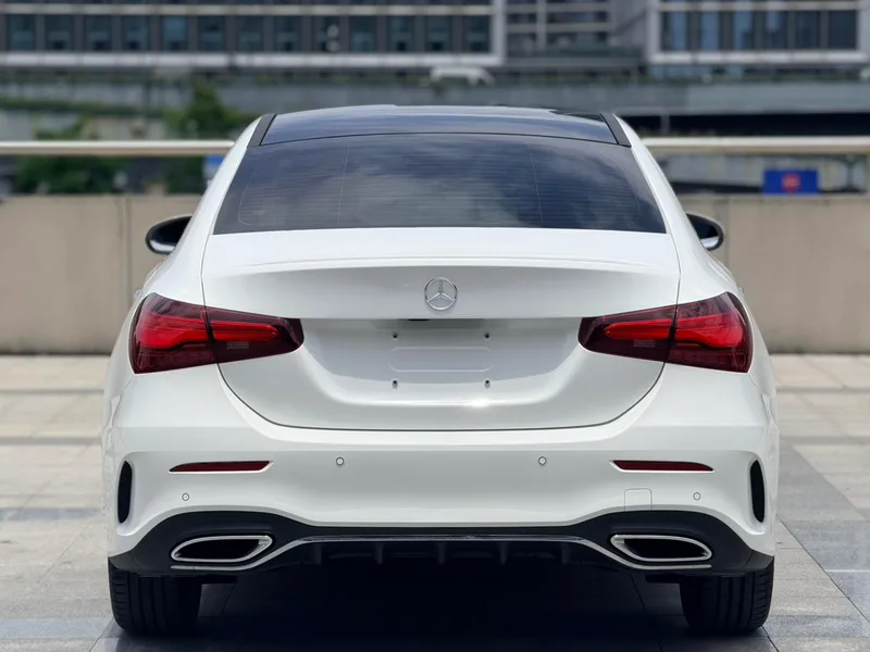 Mercedes-Benz A-Class 2025 A 200 L Edición de moda exterior foto 6 Mercedes-Benz A-Class 2025 A 200 L Edición de moda exterior foto 6