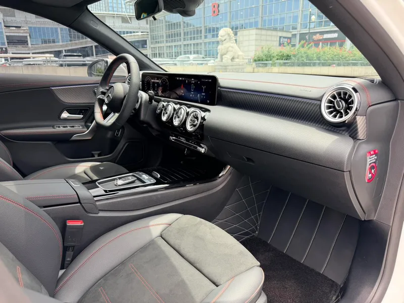 Mercedes-Benz A-Class 2025 A 200 L Edición de moda interior foto 10 Mercedes-Benz A-Class 2025 A 200 L Edición de moda interior foto 10