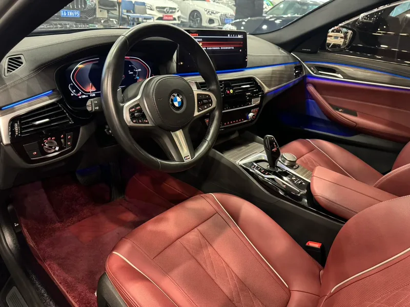 BMW 5 Series 2023 530Li Leading Type M Sports suit interior photo 14 BMW 5 Series 2023 530Li Leading Type M Sports suit interior photo 14