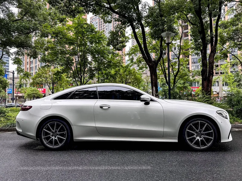 Mercedes-Benz E-Class (Imported) 2021 Reforma E 260 Coupé exterior foto 3 Mercedes-Benz E-Class (Imported) 2021 Reforma E 260 Coupé exterior foto 3