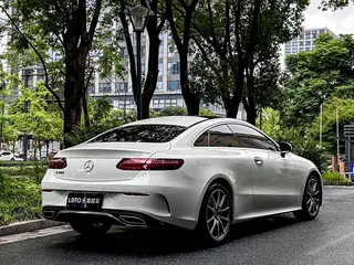 Mercedes-Benz E-Class (Imported) 2021 Reforma E 260 Coupé exterior foto 4 Mercedes-Benz E-Class (Imported) 2021 Reforma E 260 Coupé exterior foto 4