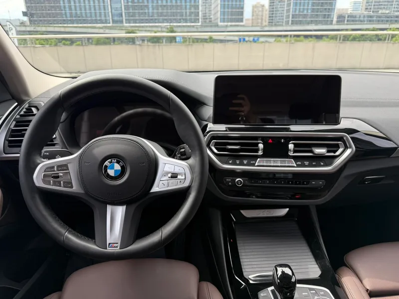 BMW X3 2022 xDrive25i M Sports suit interior photo 18 BMW X3 2022 xDrive25i M Sports suit interior photo 18