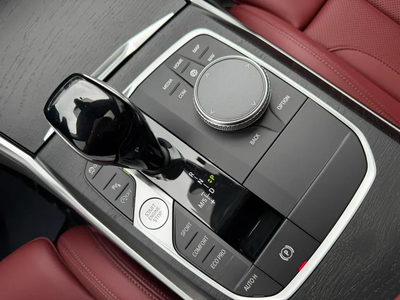 BMW 4 Series 2022 425i M Sports suit interior photo 12 BMW 4 Series 2022 425i M Sports suit interior photo 12