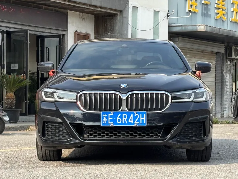 BMW 5 Series 2022 Restyling 530Li Leading Type M Sports suit exterior photo 2 BMW 5 Series 2022 Restyling 530Li Leading Type M Sports suit exterior photo 2