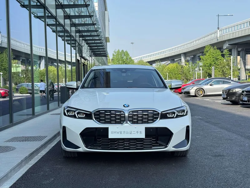 BMW 3 Series 2023 325Li M Sports suit exterior photo 2 BMW 3 Series 2023 325Li M Sports suit exterior photo 2