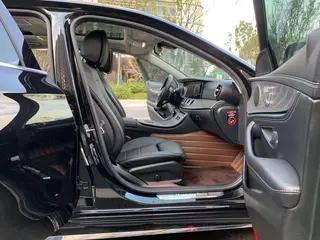 Mercedes-Benz E-Class 2022 Reforma E 300 L Estilo de moda Coche exterior foto 4 Mercedes-Benz E-Class 2022 Reforma E 300 L Estilo de moda Coche exterior foto 4