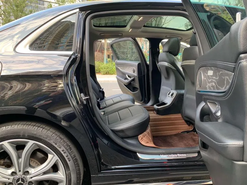 Mercedes-Benz E-Class 2022 Reforma E 300 L Estilo de moda Coche interior foto 14 Mercedes-Benz E-Class 2022 Reforma E 300 L Estilo de moda Coche interior foto 14