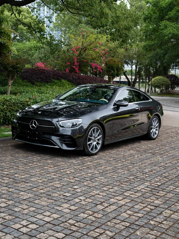 Mercedes-Benz E-Class (Imported) 2023 E 260 Coupé exterior foto 1 Mercedes-Benz E-Class (Imported) 2023 E 260 Coupé exterior foto 1