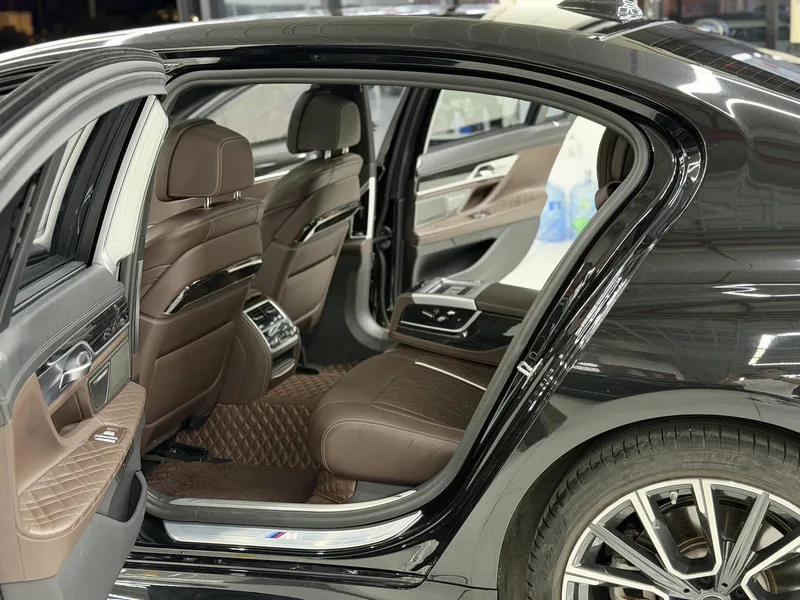 BMW 7 Series 2021 740Li Leading Type M Sports suit interior photo 9 BMW 7 Series 2021 740Li Leading Type M Sports suit interior photo 9
