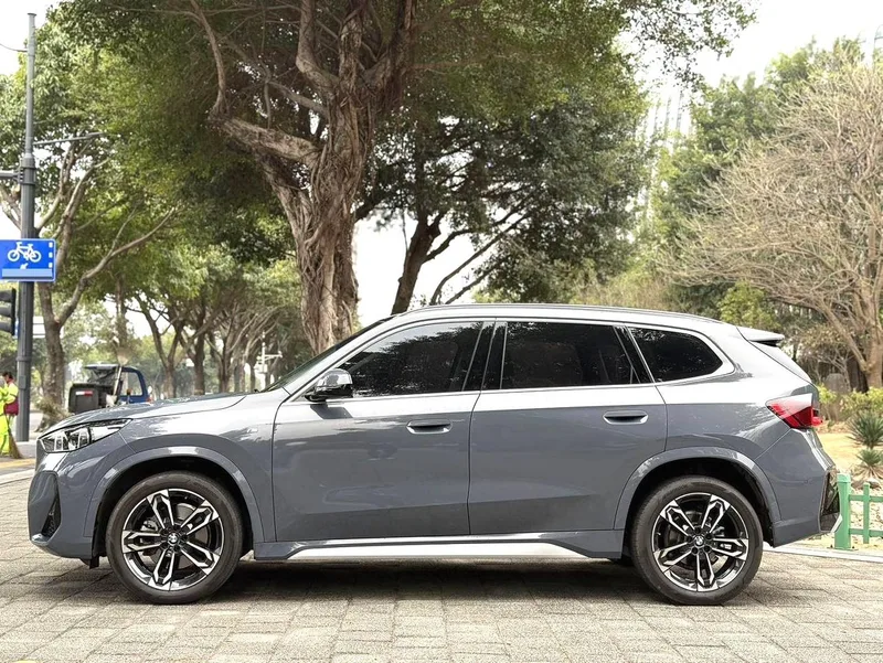 BMW X1 2023 sDrive25Li M Sports suit interior photo 9 BMW X1 2023 sDrive25Li M Sports suit interior photo 9