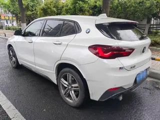 BMW X2 2023 sDrive25i M Sports Obsidian Night Edition interior photo 8 BMW X2 2023 sDrive25i M Sports Obsidian Night Edition interior photo 8