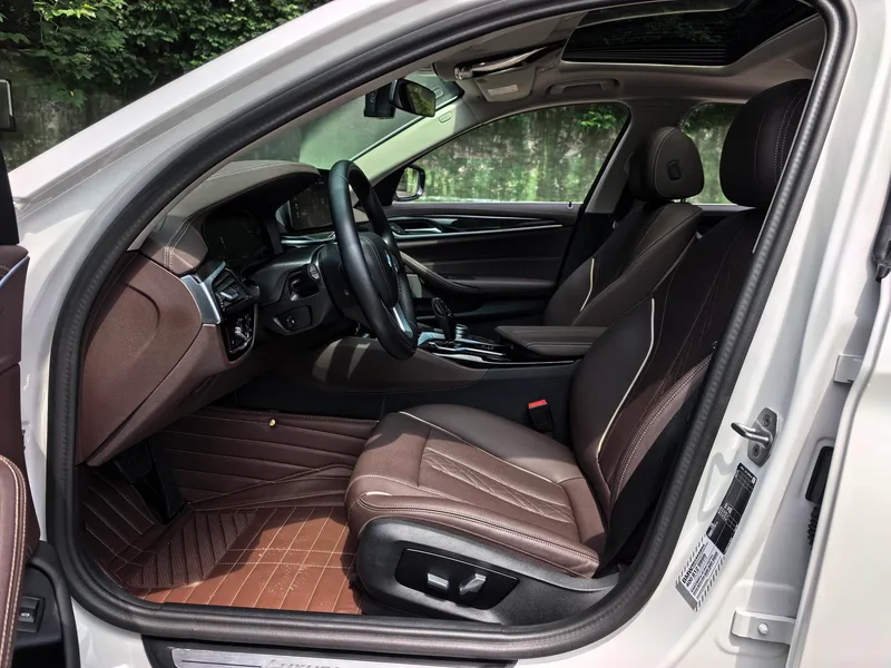 BMW 5 Series 2022 Second change 525Li Luxury Set interior photo 11 BMW 5 Series 2022 Second change 525Li Luxury Set interior photo 11