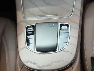 Mercedes-Benz E-Class 2022 E 300 L Estilo de moda Coche exterior foto 9 Mercedes-Benz E-Class 2022 E 300 L Estilo de moda Coche exterior foto 9