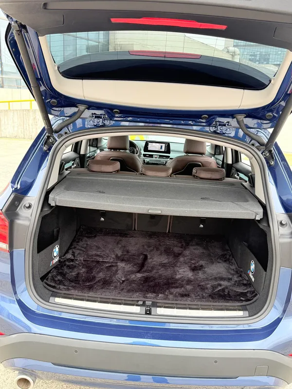 BMW X1 2022 sDrive25Li Leading Type interior photo 9 BMW X1 2022 sDrive25Li Leading Type interior photo 9
