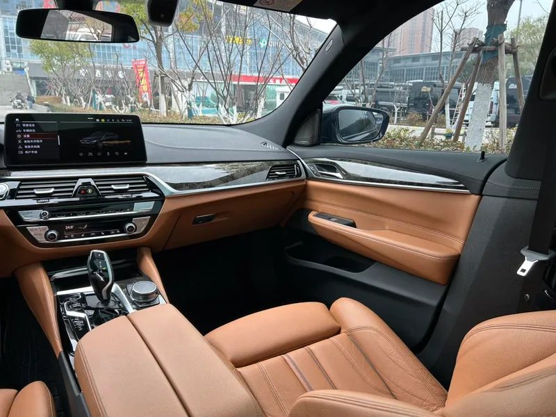 BMW 6 Series GT 2022 630i M Sports suit interior photo 12 BMW 6 Series GT 2022 630i M Sports suit interior photo 12