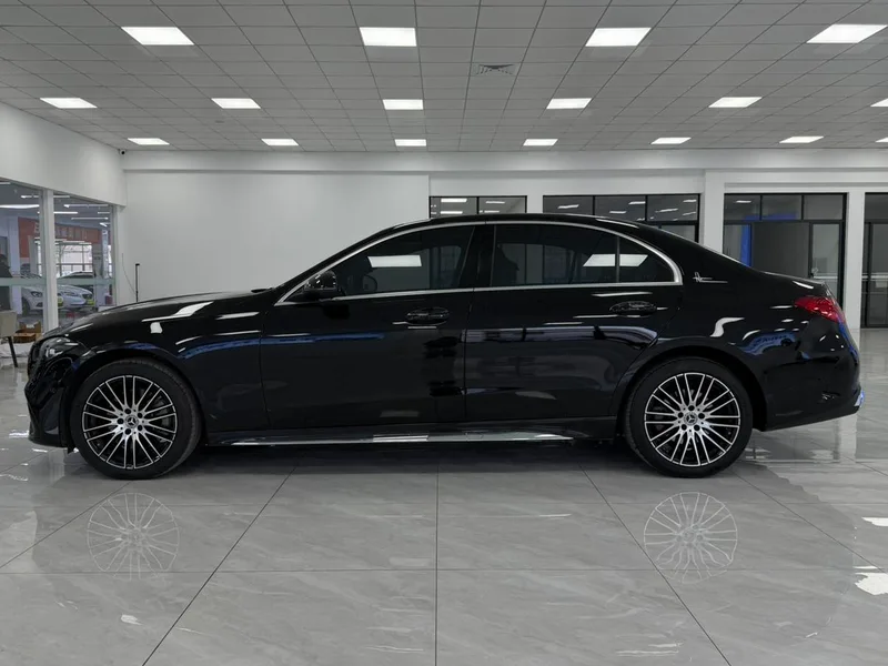 Mercedes-Benz C-Class 2024 Tres cambios C 260 L Versión deportiva exterior foto 5 Mercedes-Benz C-Class 2024 Tres cambios C 260 L Versión deportiva exterior foto 5