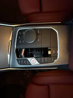 BMW 3 Series 2023 325i M Traje nocturno deportivo Yao interior foto 8 BMW 3 Series 2023 325i M Traje nocturno deportivo Yao interior foto 8