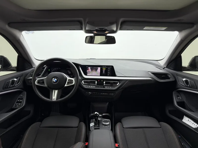 BMW 2 Series 2023 225i Four-door coupe M Sports suit interior photo 8 BMW 2 Series 2023 225i Four-door coupe M Sports suit interior photo 8