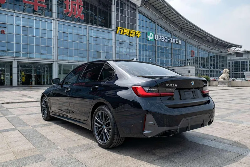 BMW 3 Series 2023 325Li M Sports Night Suit interior photo 8 BMW 3 Series 2023 325Li M Sports Night Suit interior photo 8