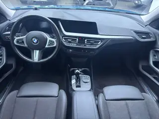 BMW 2 Series 2021 225i Four-door coupe M Sports suit interior photo 8 BMW 2 Series 2021 225i Four-door coupe M Sports suit interior photo 8