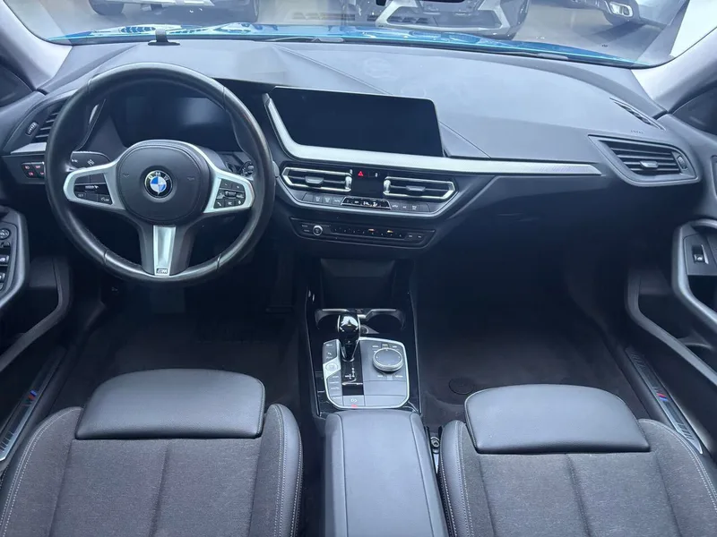 BMW 2 Series 2021 225i Four-door coupe M Sports suit interior photo 8 BMW 2 Series 2021 225i Four-door coupe M Sports suit interior photo 8