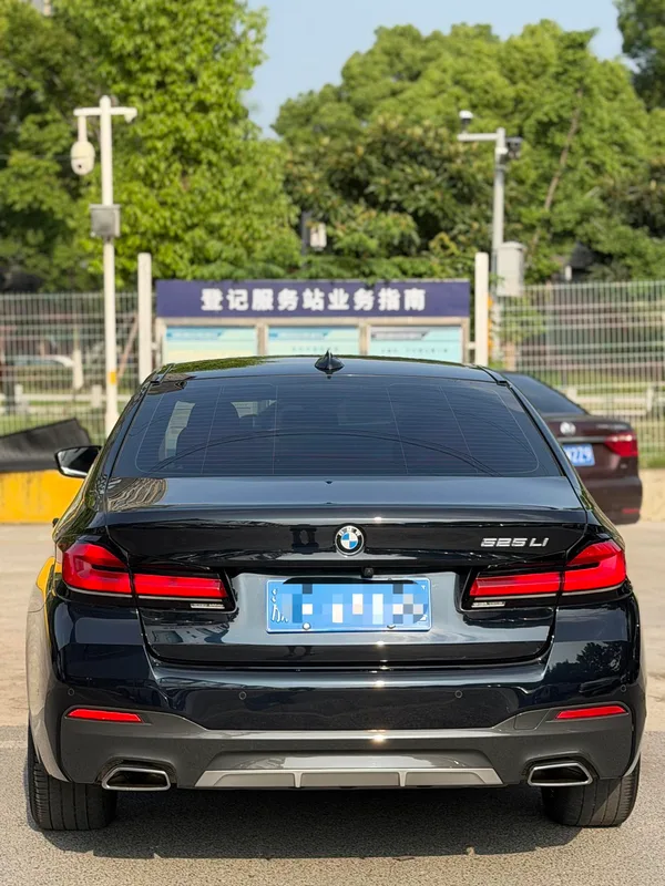 BMW 5 Series 2022 Second change 525Li M Sports suit exterior photo 4 BMW 5 Series 2022 Second change 525Li M Sports suit exterior photo 4