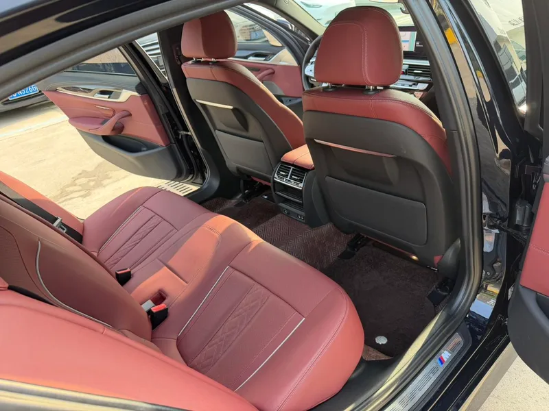 BMW 5 Series 2022 Second change 525Li M Sports suit interior photo 20 BMW 5 Series 2022 Second change 525Li M Sports suit interior photo 20