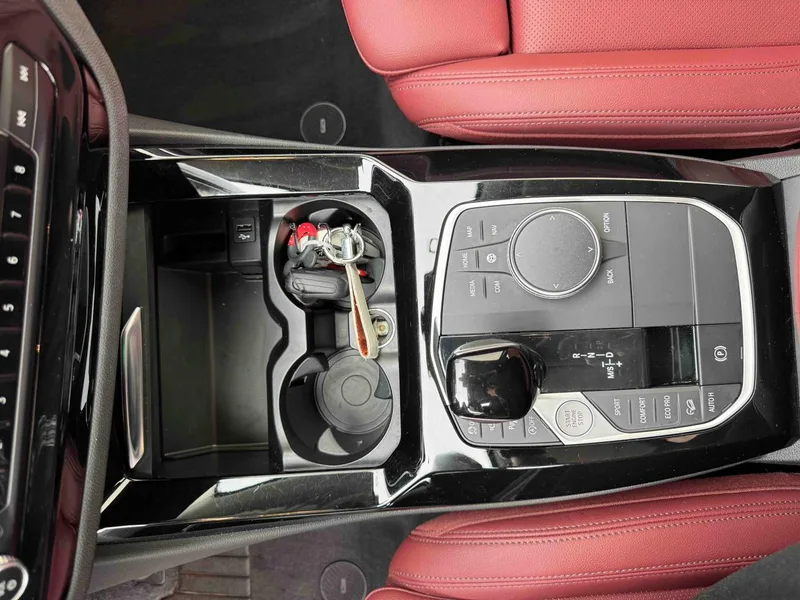 BMW X3 2022 Second change xDrive30i Leading Type M Obsidian Night Suit interior photo 17 BMW X3 2022 Second change xDrive30i Leading Type M Obsidian Night Suit interior photo 17