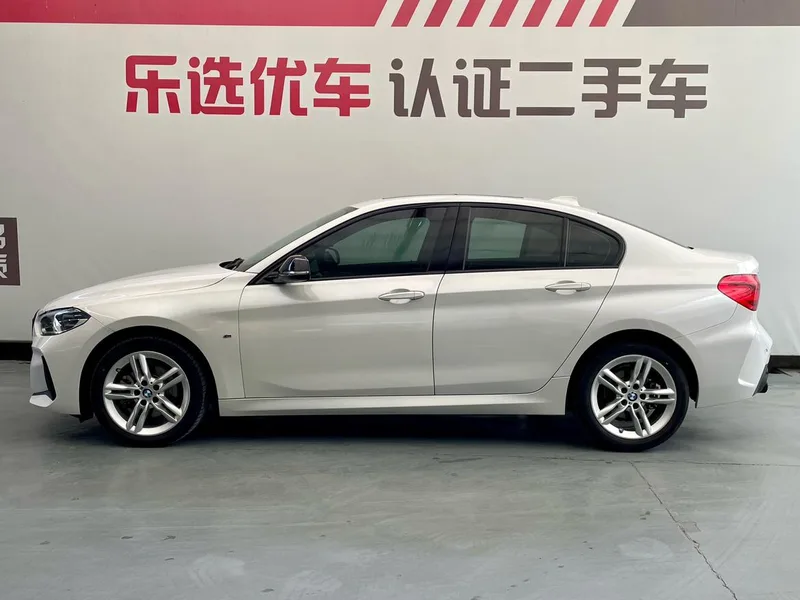 BMW 1 Series 2021 120i M Sports Obsidian Night Edition exterior photo 3
