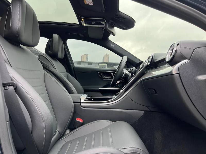 Mercedes-Benz C-Class 2022 Restyling C 260 L Sports version interior photo 14 Mercedes-Benz C-Class 2022 Restyling C 260 L Sports version interior photo 14