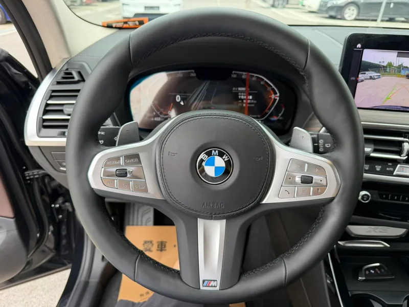 BMW X3 2023 xDrive30i Leading Type M Obsidian Night Suit interior photo 14 BMW X3 2023 xDrive30i Leading Type M Obsidian Night Suit interior photo 14