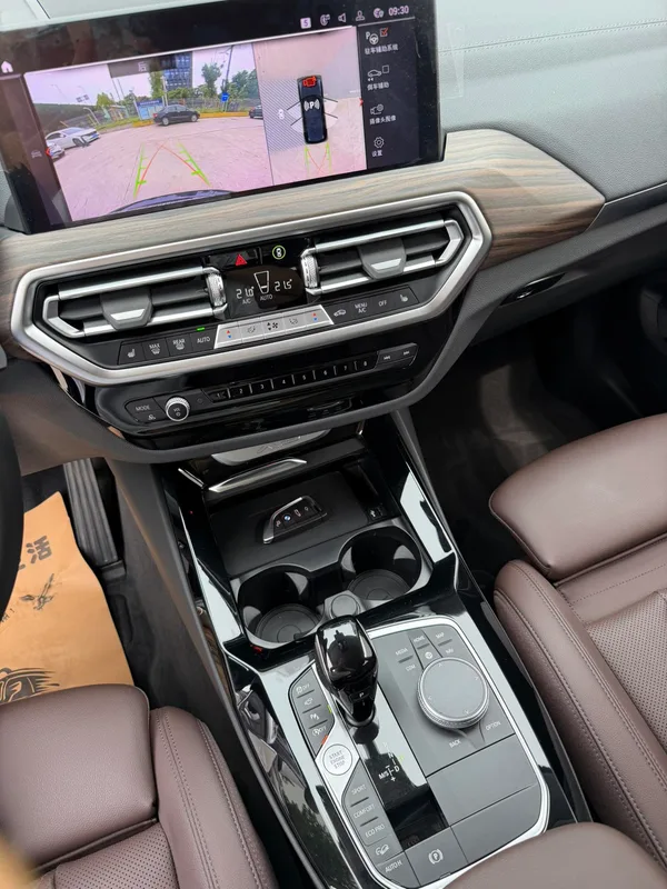 BMW X3 2023 xDrive30i Leading Type M Obsidian Night Suit interior photo 16 BMW X3 2023 xDrive30i Leading Type M Obsidian Night Suit interior photo 16