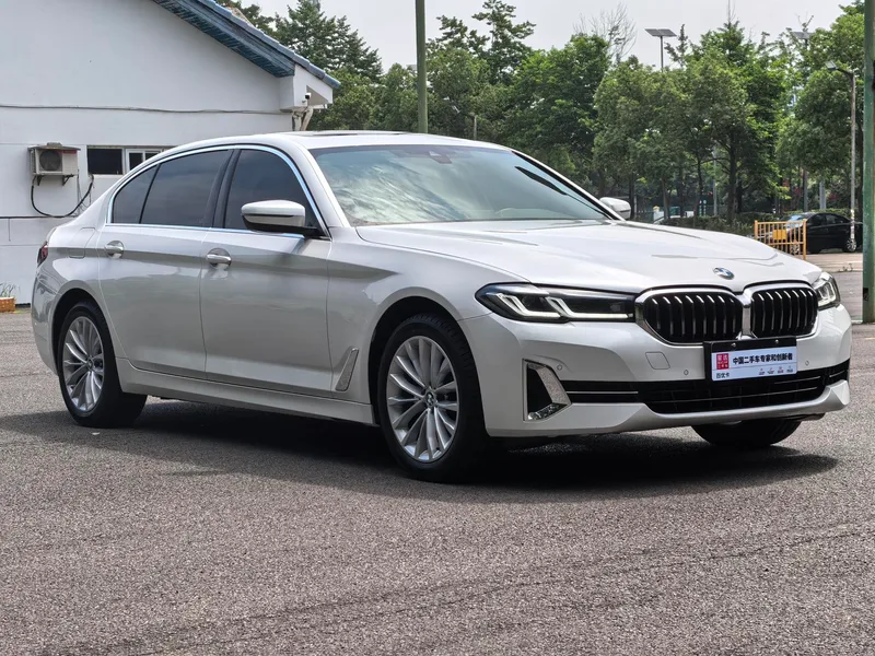 BMW 5 Series 2022 Second change 525Li Luxury Set exterior photo 3 BMW 5 Series 2022 Second change 525Li Luxury Set exterior photo 3