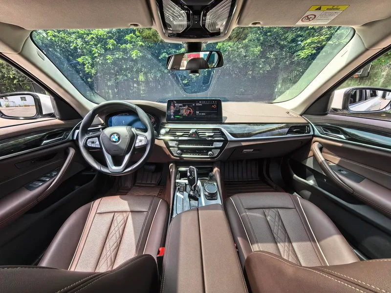 BMW 5 Series 2022 Second change 525Li Luxury Set exterior photo 10 BMW 5 Series 2022 Second change 525Li Luxury Set exterior photo 10