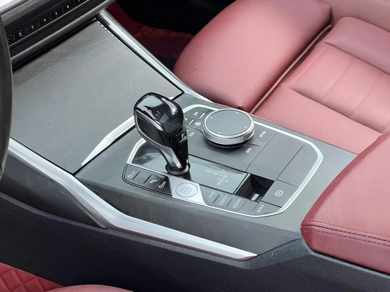 BMW 3 Series 2021 325i M Sports suit interior photo 12 BMW 3 Series 2021 325i M Sports suit interior photo 12