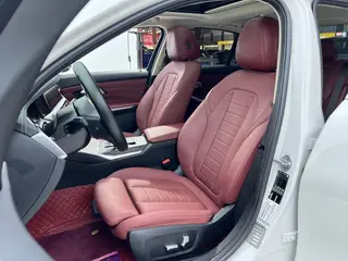 BMW 3 Series 2021 325i M Sports suit interior photo 18 BMW 3 Series 2021 325i M Sports suit interior photo 18