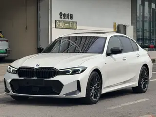 BMW 3 Series 2023 330i M Спортивный ночной костюм