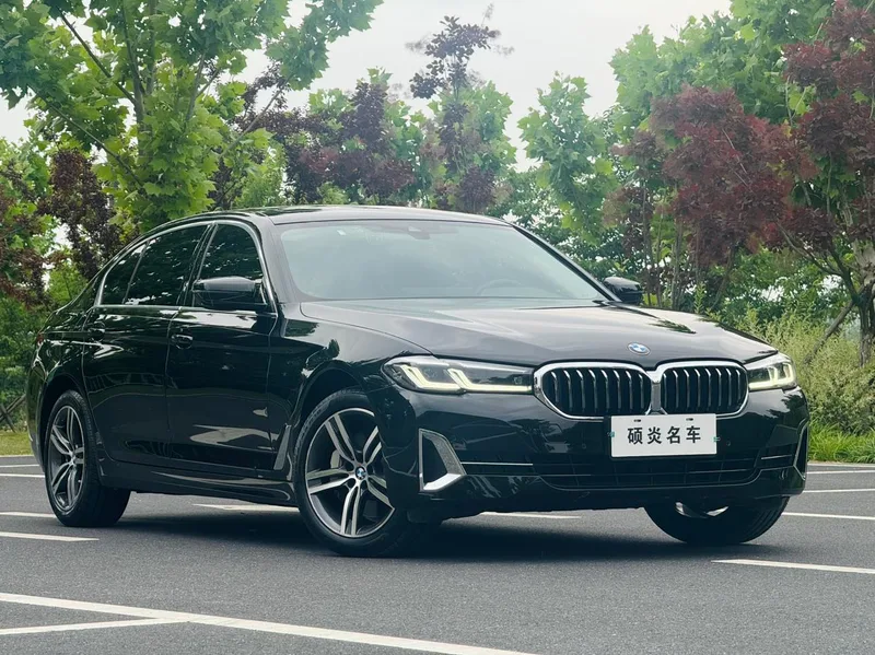 BMW 5 Series 2022 530Li Leading Type Luxury Set exterior photo 3 BMW 5 Series 2022 530Li Leading Type Luxury Set exterior photo 3