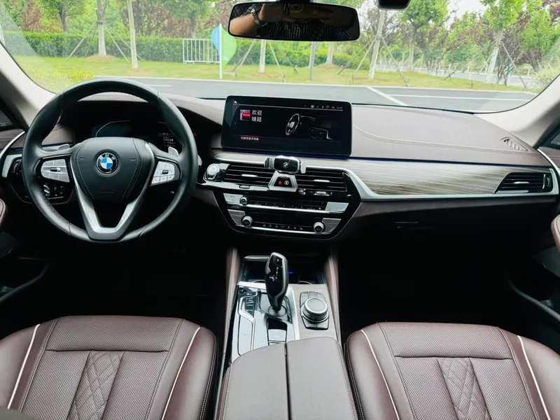 BMW 5 Series 2022 530Li Leading Type Luxury Set interior photo 7 BMW 5 Series 2022 530Li Leading Type Luxury Set interior photo 7