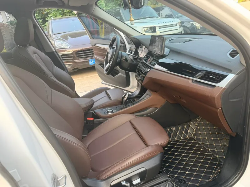 BMW X1 2022 sDrive25Li Leading Type interior photo 12 BMW X1 2022 sDrive25Li Leading Type interior photo 12