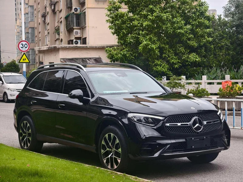 Mercedes-Benz GLC 2024 GLC 260 L 4MATIC Dynamic 5 seat exterior photo 2 Mercedes-Benz GLC 2024 GLC 260 L 4MATIC Dynamic 5 seat exterior photo 2