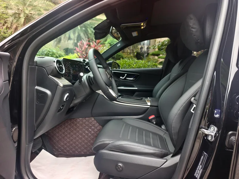 Mercedes-Benz GLC 2024 GLC 260 L 4MATIC Dynamic 5 seat interior photo 9 Mercedes-Benz GLC 2024 GLC 260 L 4MATIC Dynamic 5 seat interior photo 9